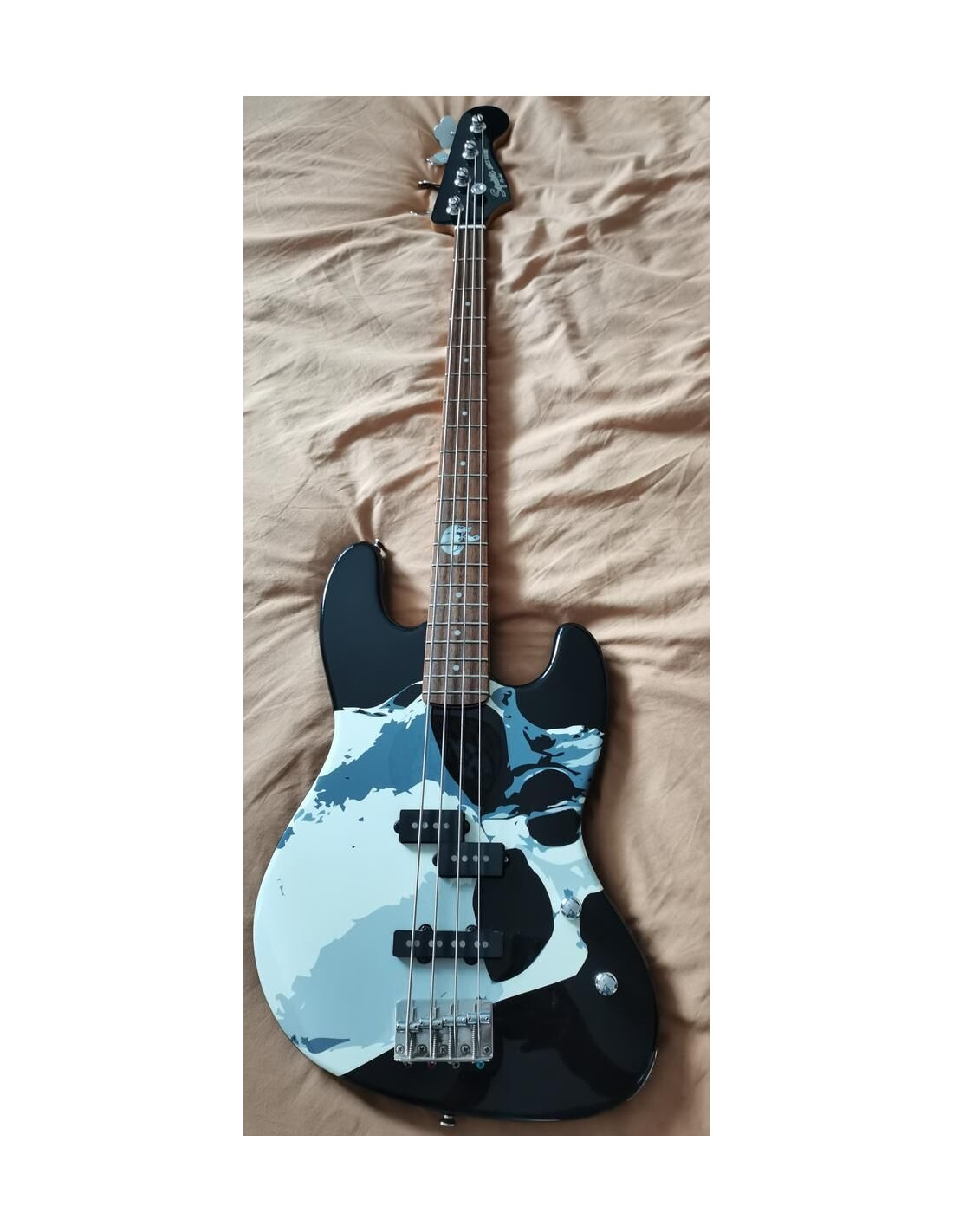 squier-by-fender-jazz-bass-