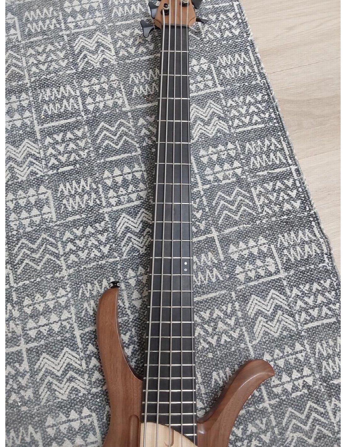 ibanez-afr-5-string-magnetic-