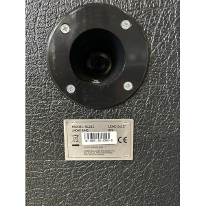 La Marshall SC212 es una cabina de guitarra de la serie Studio Classic de Marshall. Diseñada para ofrecerte un sonido potente y
