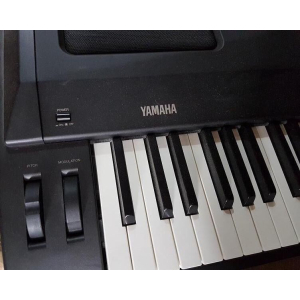 Yamaha P200 vintage toucher lourd