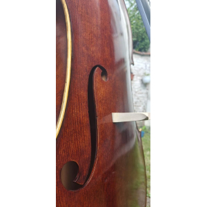 Contrebasse fabriquée par un luthier de Transylvanie