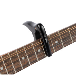 Capo Ortega para ukelele y banjo negro