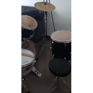 Millenium Acoustic Drum Kit