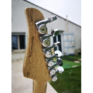 Suhr Standard tout Korina Flame Pepper Red