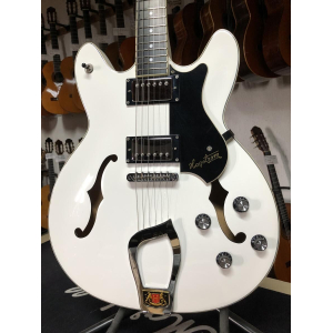 Hagstrom Viking acabado blanco de 2012. Muy hermosa.