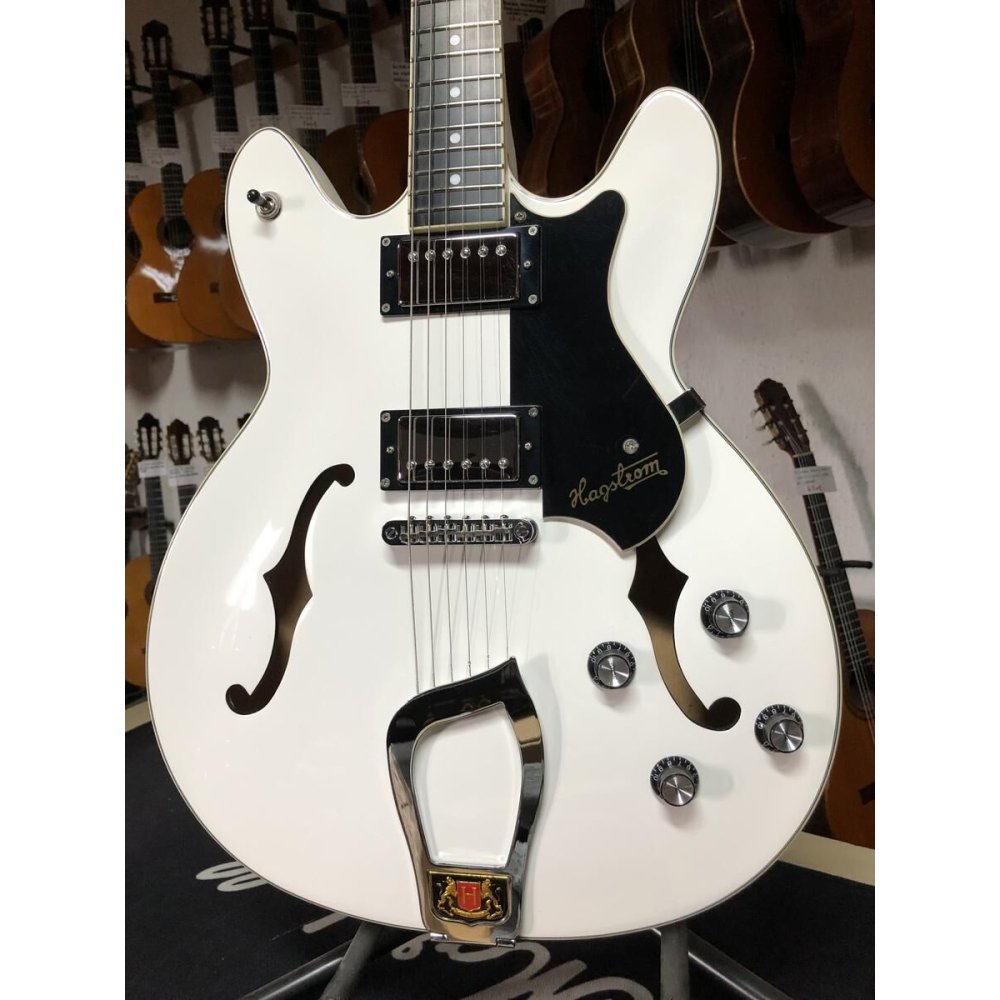 Hagstrom Viking in White finish from 2012. Very beautiful.