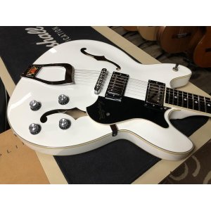 Hagstrom Viking in White finish from 2012. Very beautiful.