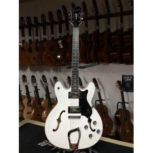 Hagstrom Viking in White finish from 2012. Very beautiful.