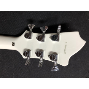 Hagstrom Viking acabado blanco de 2012. Muy hermosa.