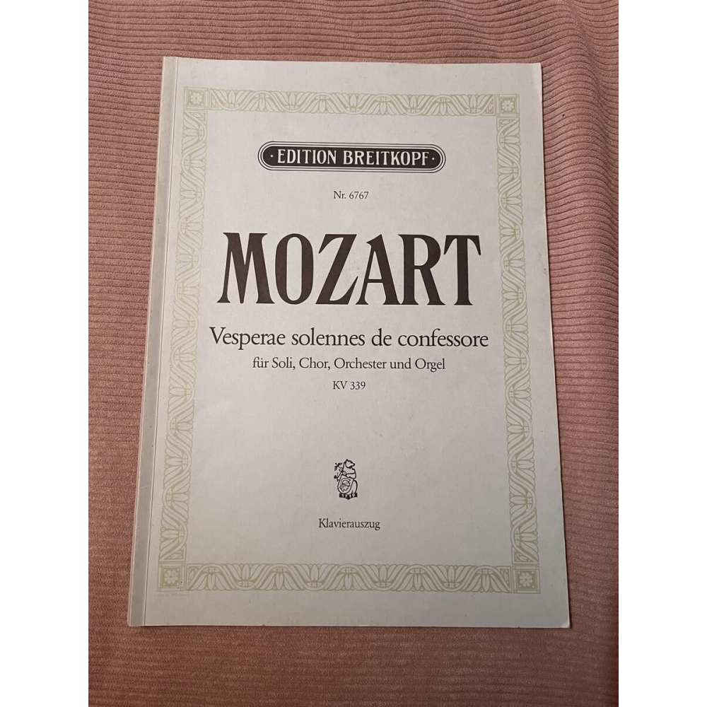 Mozart - Vesperae solennes de confessore (keyboard and choir)