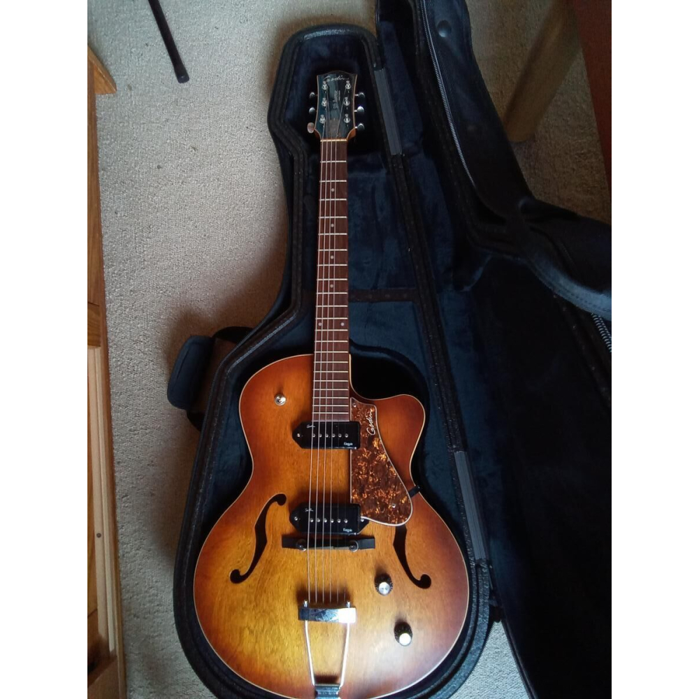 Godin 5th Avenue Kingpin CW2P90CG avec étui