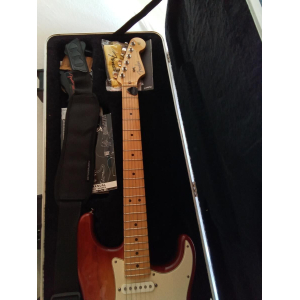 Fender American standard stratocaster + Synthétiseur ROLAND GR-55GK capteur GK3