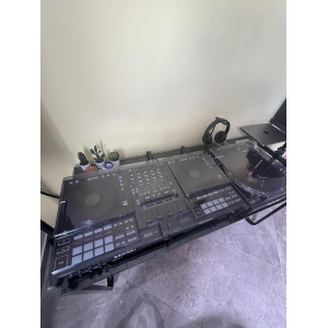 Rane Four - Contôleur en excellent état avec son Decksaver