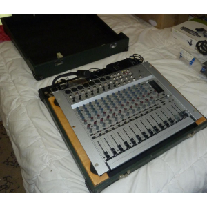 Behringer MX2004