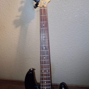 Fender 5 cordes JAZZ-BASS