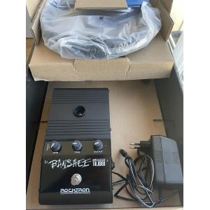 Rocktron Banshee TalkBox I es una caja de efectos vocal que te permite crear sonidos únicos y expresivos con tu guitarra. Ahora