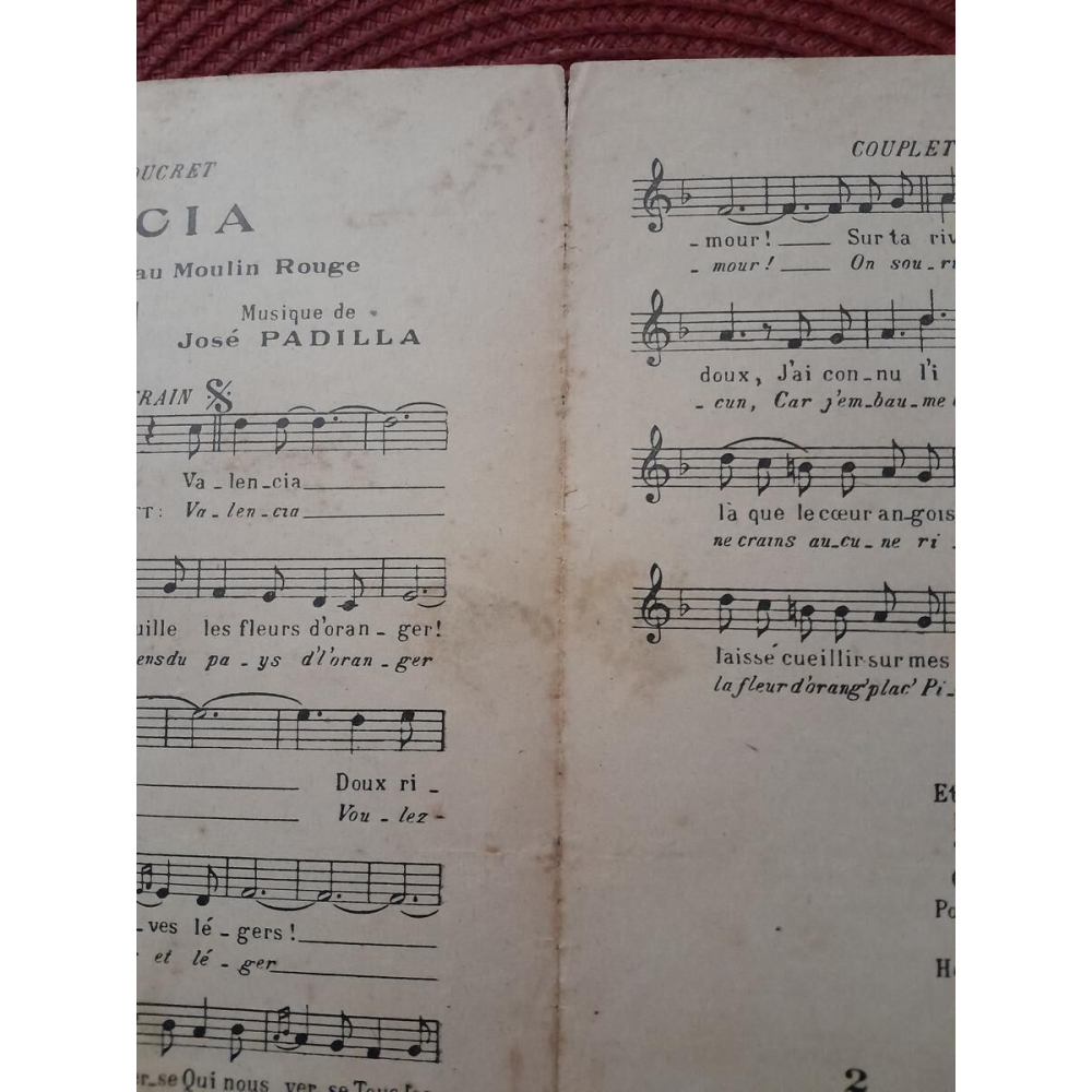 Valencia es una ciudad situada en la costa este de España, conocida por su rica historia, su arquitectura impresionante y sus 