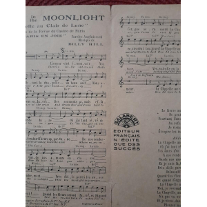 Capilla bajo la luz de la luna