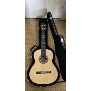 J. Perez Model 640 Spanish Classical Guitar