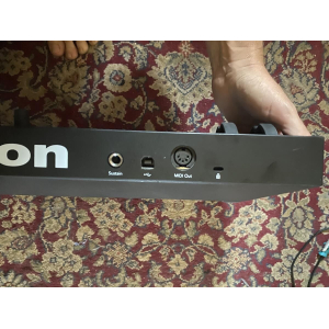 Novation Launchkey 37 MK3