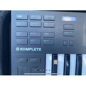 Native Instruments Komplete Kontrol M32 is a compact and portable MIDI keyboard designed for music producers, composers, and per