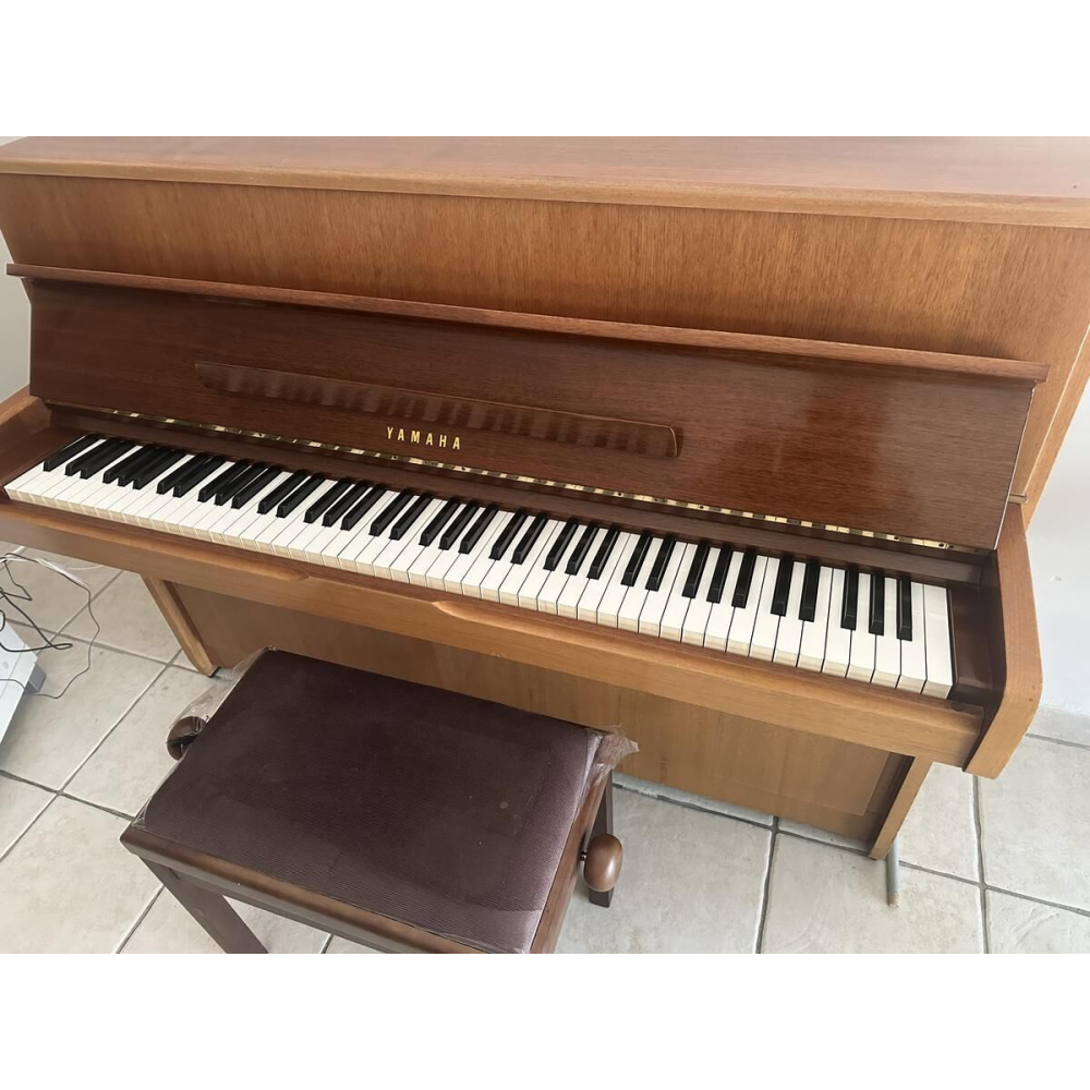 Yamaha E108 - Upright Piano