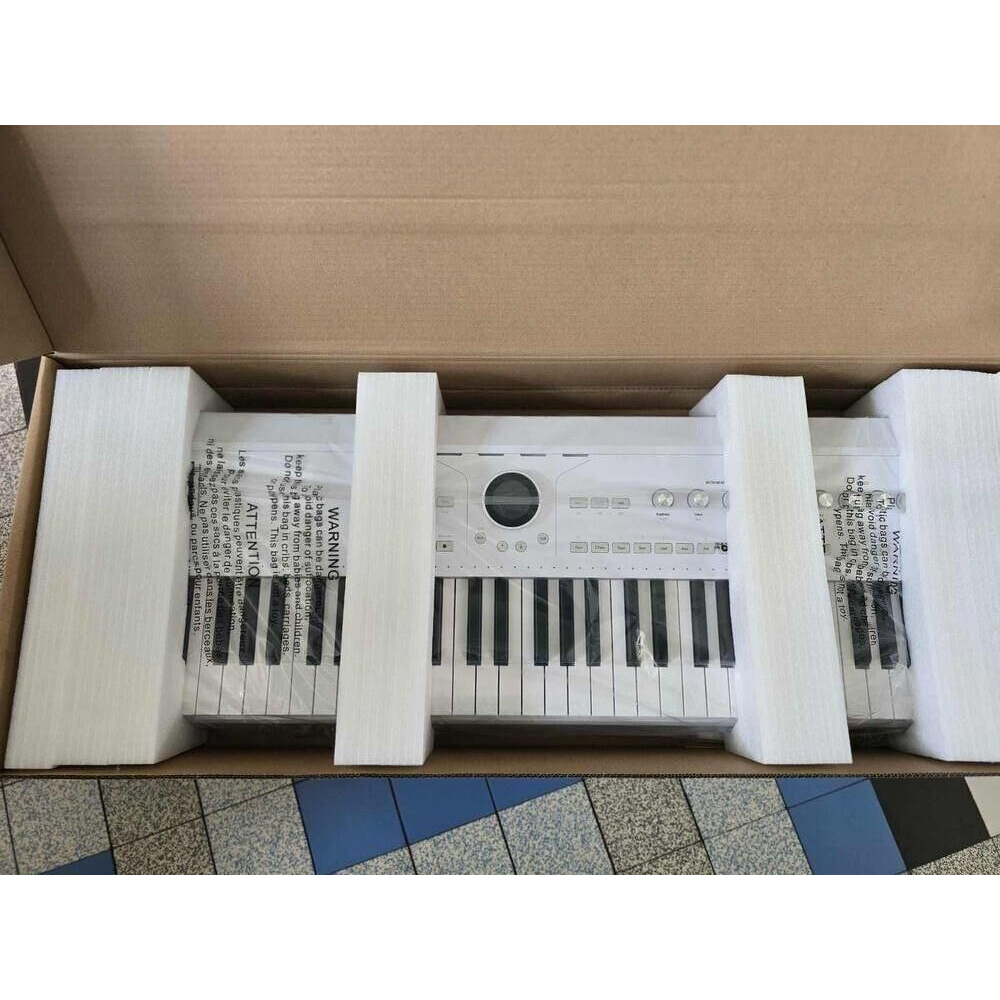 Arturia AstroLab es un software de sintetizador avanzado que te permite crear sonidos únicos y experimentales. Con una amplia 