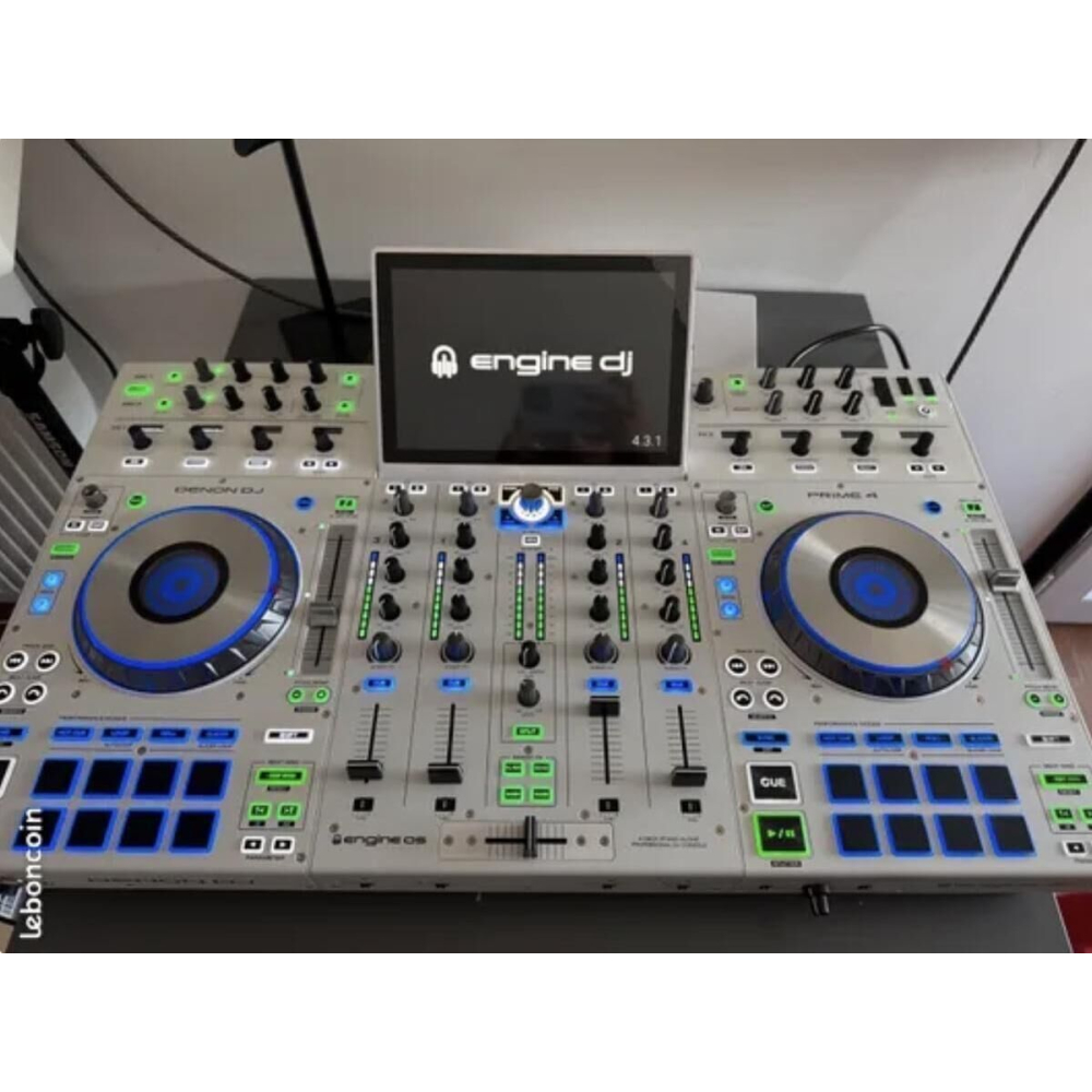 Denon Prime 4 est un système de DJ autonome haut de gamme. Avec ses fonctionnalités avancées, il offre une expérience de 