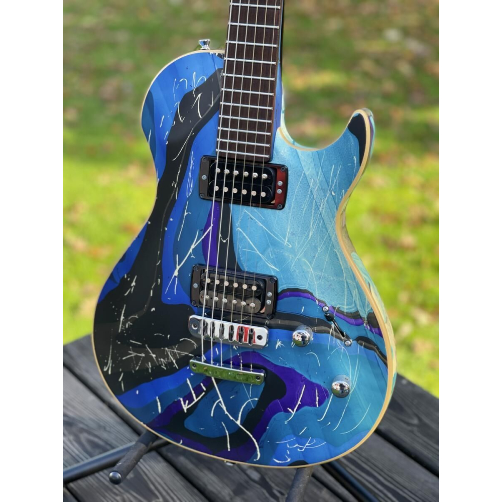 Vigier es una reconocida marca francesa de guitarras eléctricas y bajos. Con una larga tradición en la fabricación de 