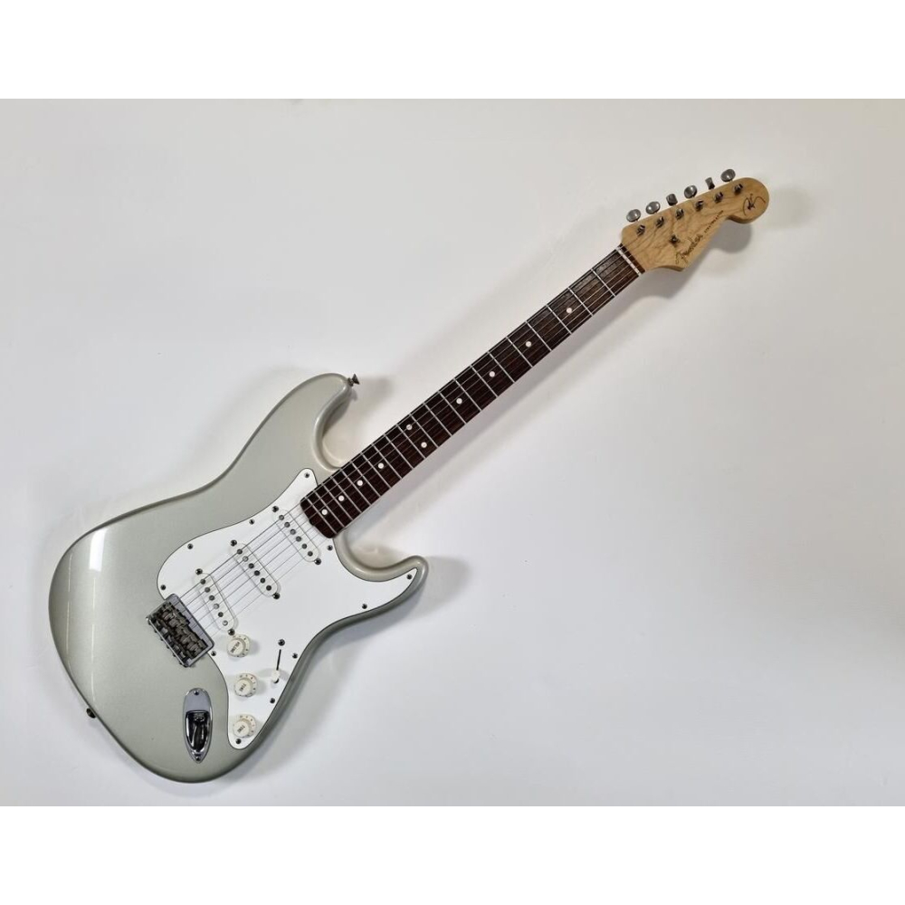 Fender Stratocaster Robert Cray Signature Custom Shop 1999 en color plateado Inca