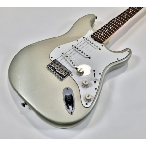 Fender Stratocaster Robert Cray Signature Custom Shop 1999 en color plateado Inca