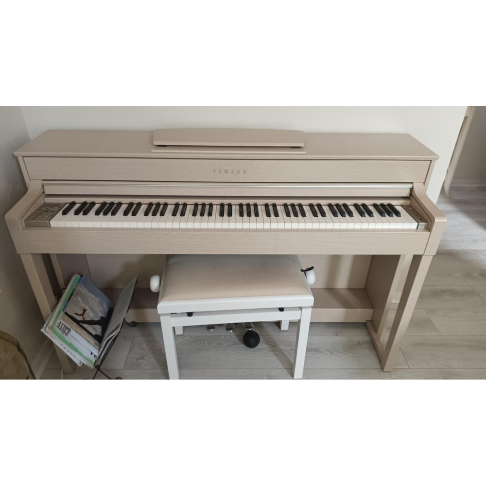 Yamaha CLP 535WA - piano digital