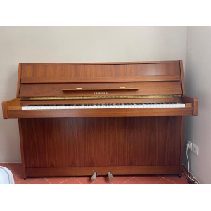 Yamaha E108 - piano vertical
