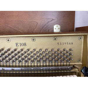 Yamaha E108 - piano vertical