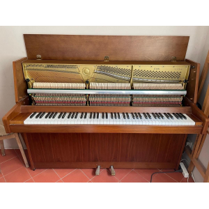 Yamaha E108 - piano vertical