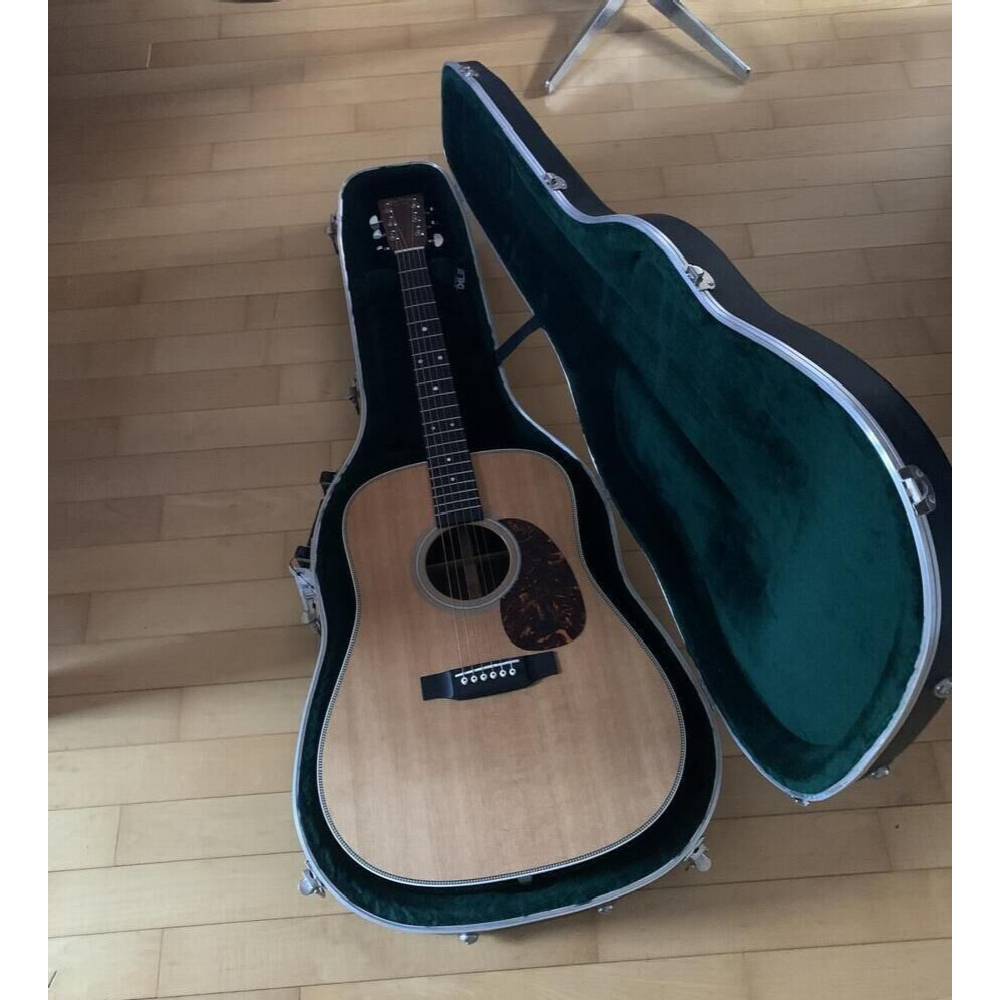 Martin HD38 is a dreadnought acoustic guitar that offers pristine tone and exceptional playing comfort. With its solid Sitka spr