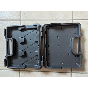 The Boss BCB-30 Pédalboard is a compact and durable solution for organizing and transporting your pedals. With its sturdy 