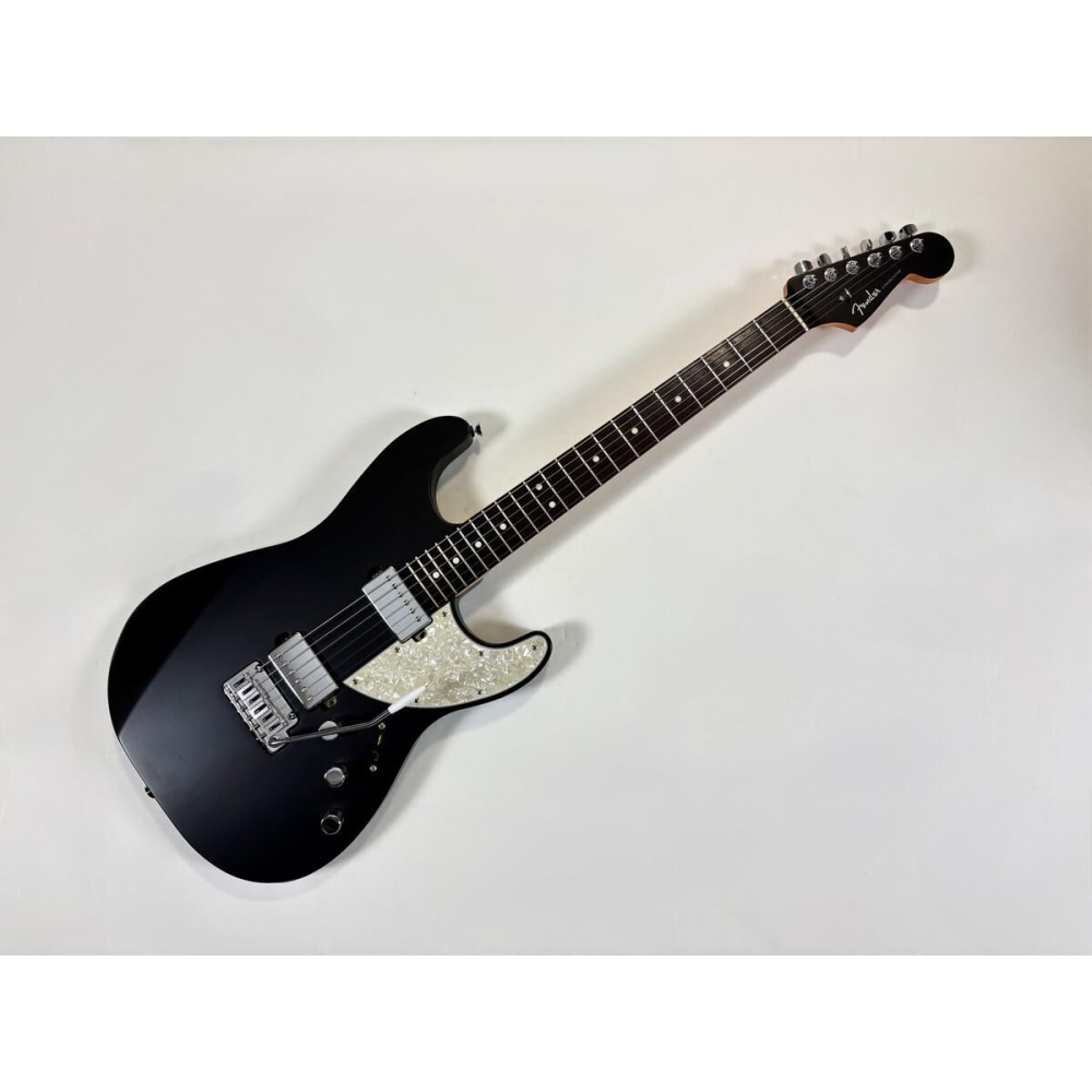 Fender Stratocaster Elemental 2023 Stone Black fabricada en Japón