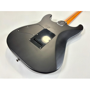 Fender Stratocaster Elemental 2023 Stone Black fabricada en Japón