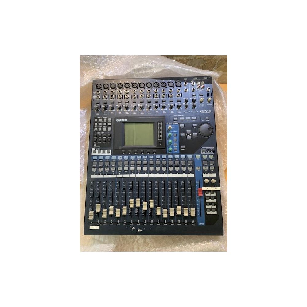 Console de Mixage YAMAHA 01V96 et Multipaire 16-4