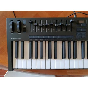 Novation launchkey 49 mk4