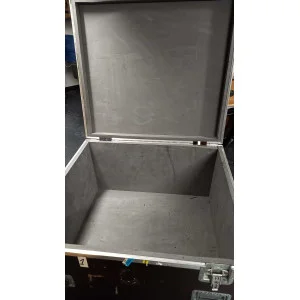 Flight case 90x80x50 avec roulettes