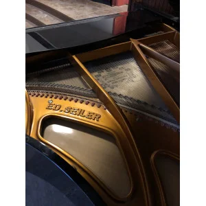 Piano 3/4 queue Seiler modèle 240 concert noir