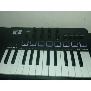Arturia minilab 3