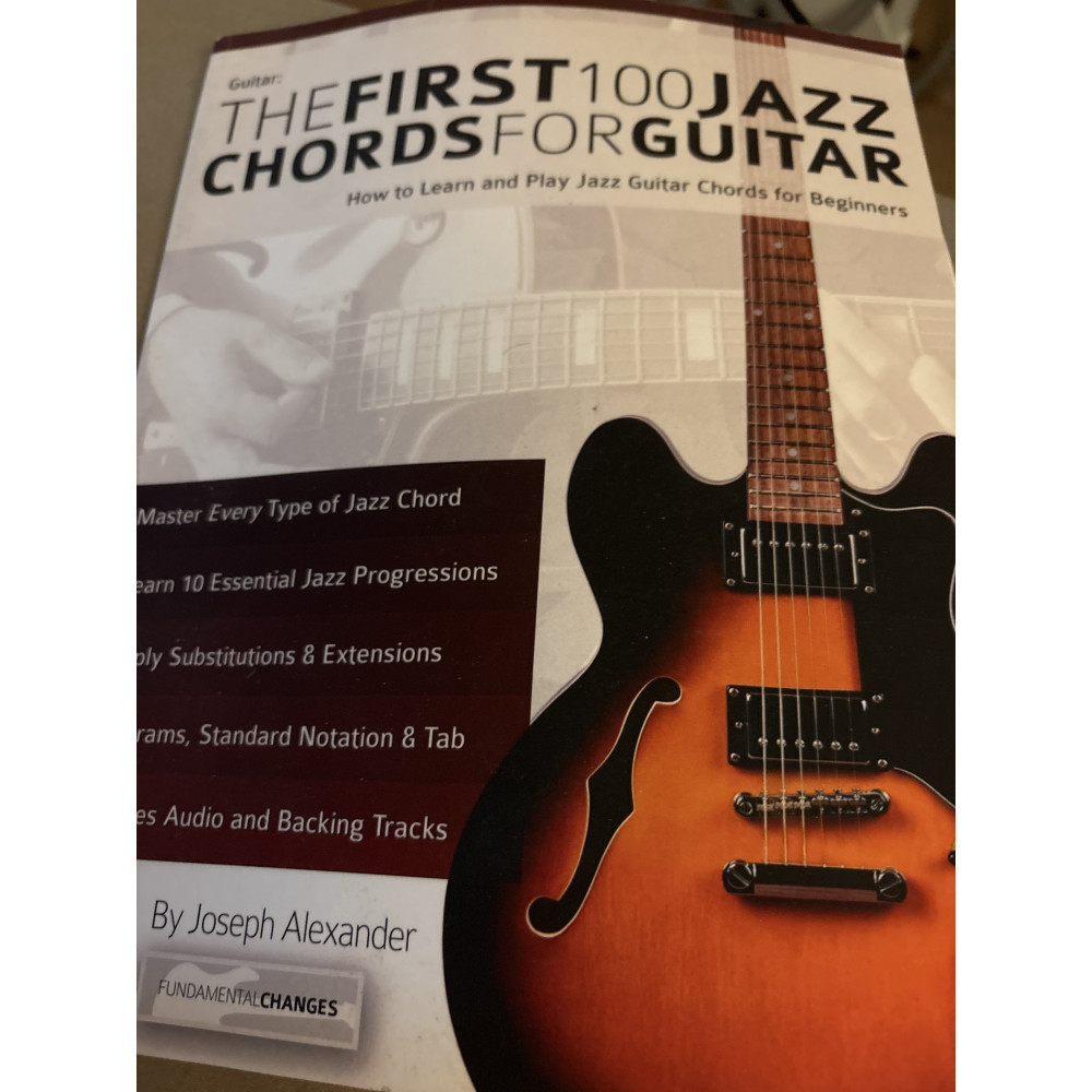 The First 100 jazz Chords for guitare