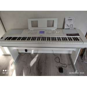 PIANO et SYNTHETISEUR YAMAHA