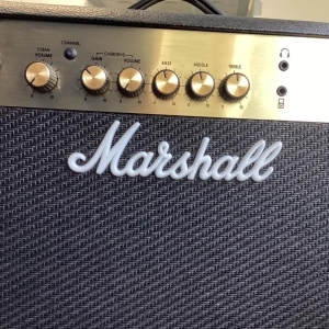 Ampli Marshall MG15