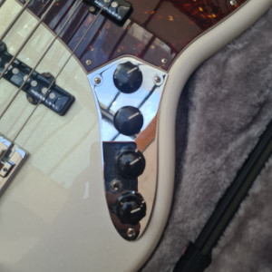 Fender American Ultra Jazz Bass V USA – 2022 – Arctic Pearl – Case Fender