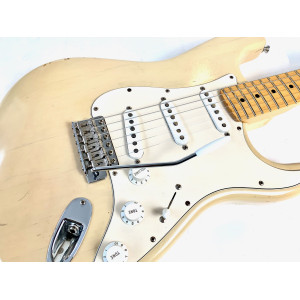 Fender Stratocaster Highway One 2002 Honey Blonde
