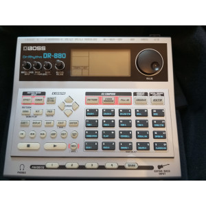 Boss DR-880
